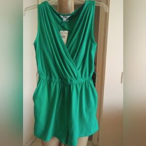 BNWT ROMPER BY BB DAKOTA ( NORDSTOM) GREEN (SICK SOFT) STRETCHY SZ. SM